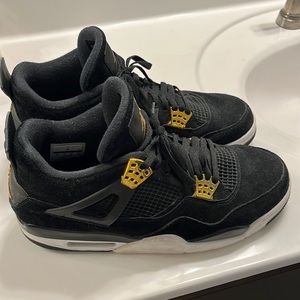 Good condition Jordan Retro size 12